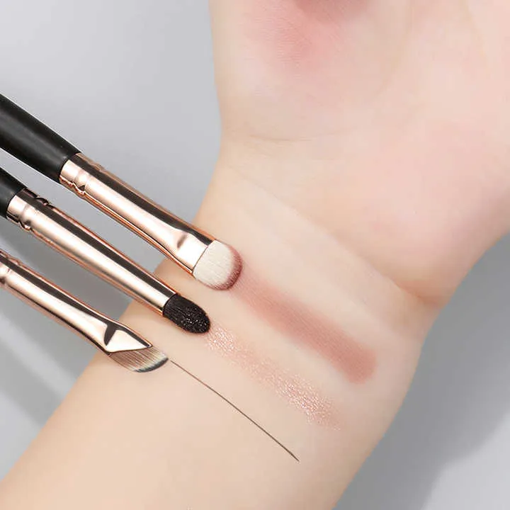 فرشاة مكياج 15 احترافية بيضاء فاخرة  White Luxury Makeup Brushes