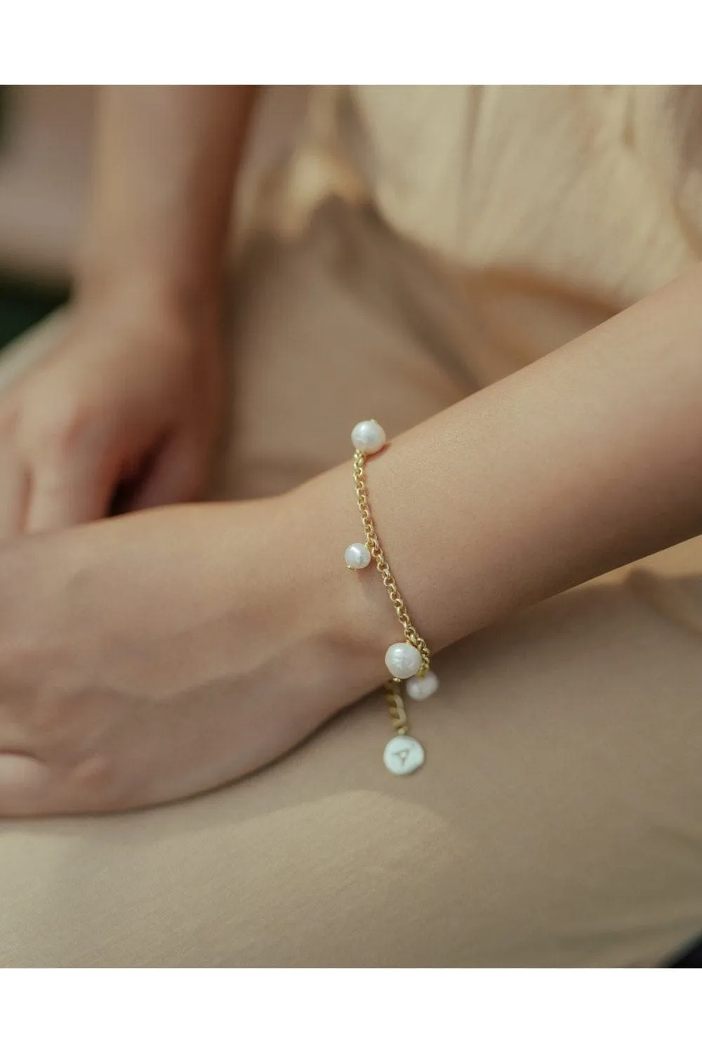Alternate Pearl Bracelet